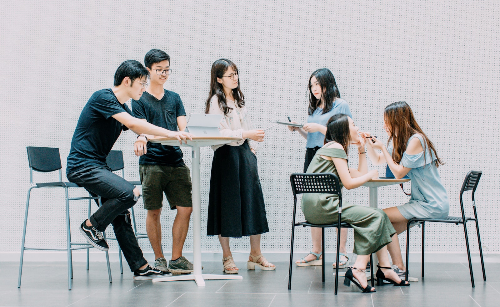 Chinese Student Expulsion Sparks Online Debate